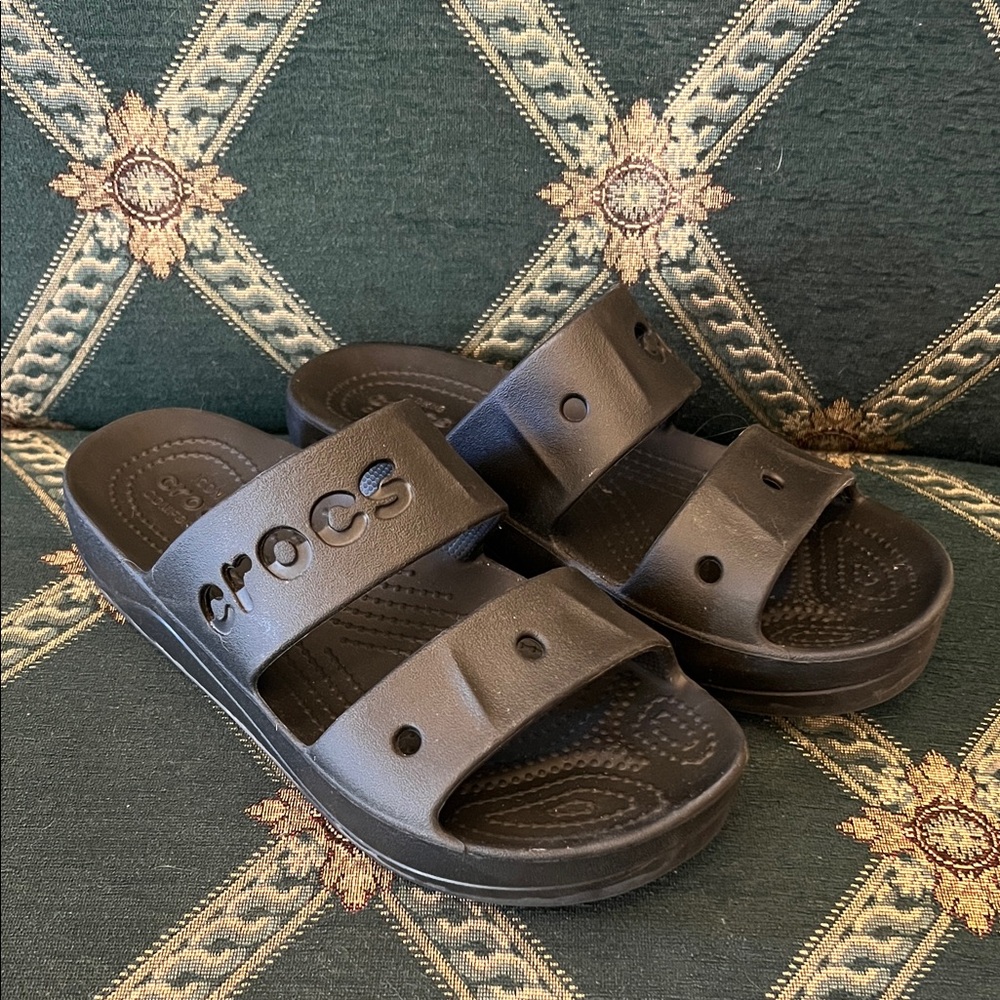 EUC CROCS Iconic Crocs Comfort Baya Black Platform Sandals 7W
